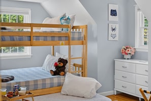 4 bedrooms, desk, iron/ironing board, travel cot - Cape Cod Escape | Near Beaches | Play Area (Osterville)