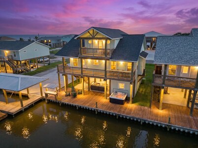 Canalfront Home | Hot Tub | Fishing | Sleeps 8