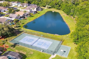 Sports court - 3BR Resort Townhouse Near Disney | Pool & Lake (Kissimmee)