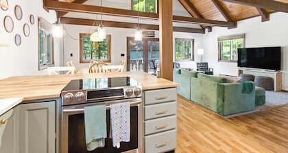 Cozy 3BR Chalet Golf Course View