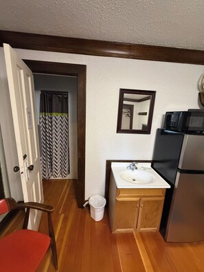 Interior - Clevelands clubhouse at Beaver Lodge (Mercer)