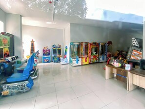 Kawasan main kanak-kanak – tertutup