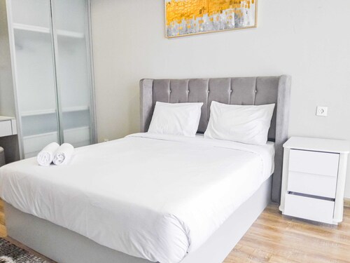 Relaxing Studio At Apartment Tamansari Skylounge Balikpapan