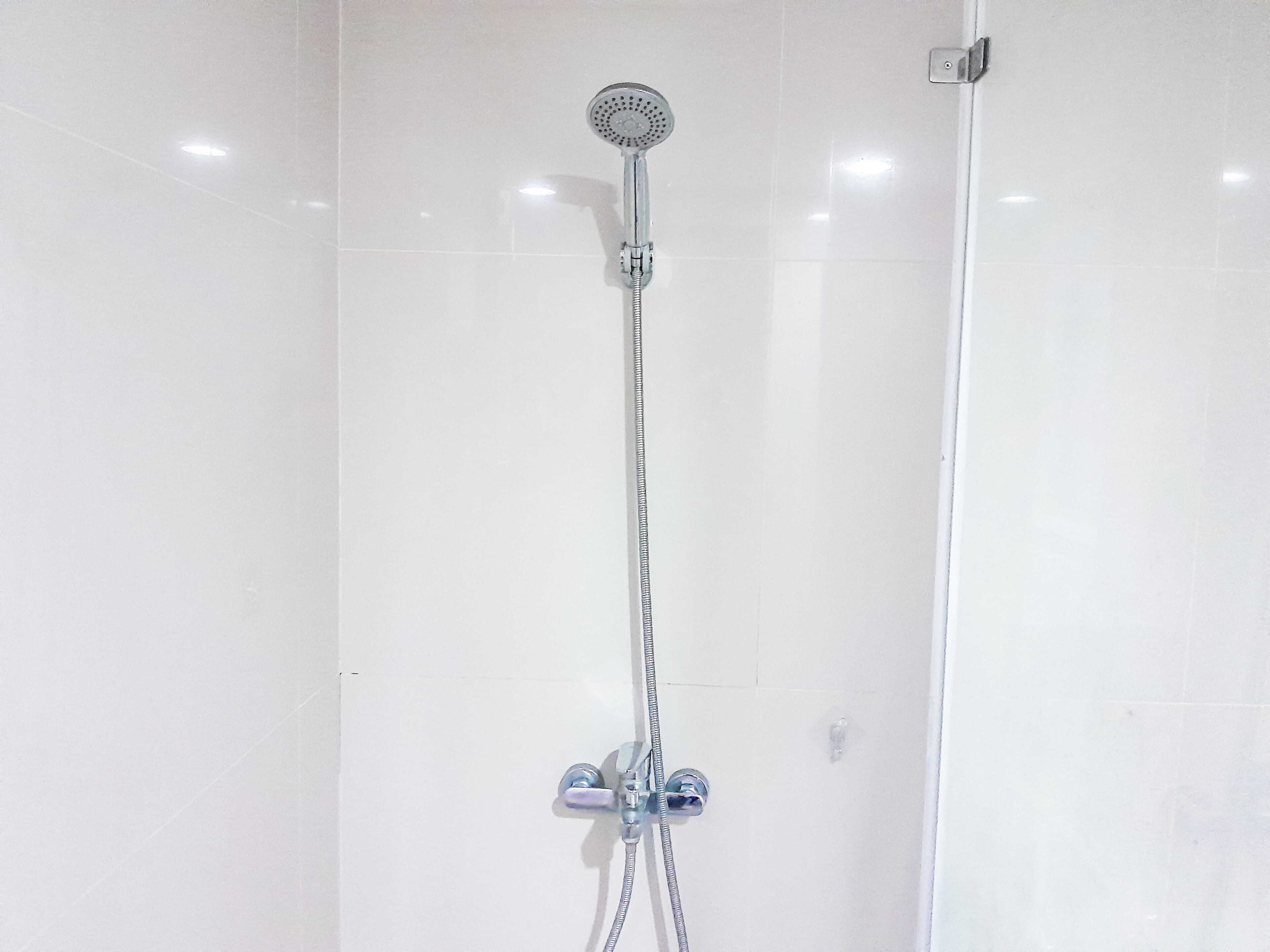Standard Studio | Bathroom