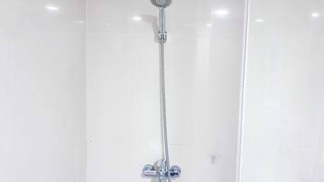 Standard Studio | Bathroom