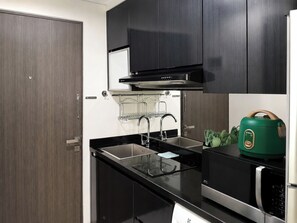 Interior - Chic Studio Room At Apartment Tamansari Skylounge Balikpapan (Balikpapan)