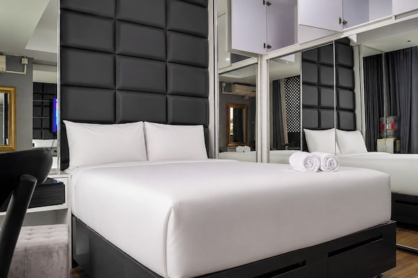 Chic Studio Room At Apartment Tamansari Skylounge Balikpapan - Balikpapan