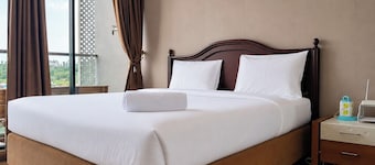 Bright And Restful Studio At Apartment Tamansari Skylounge Balikpapan