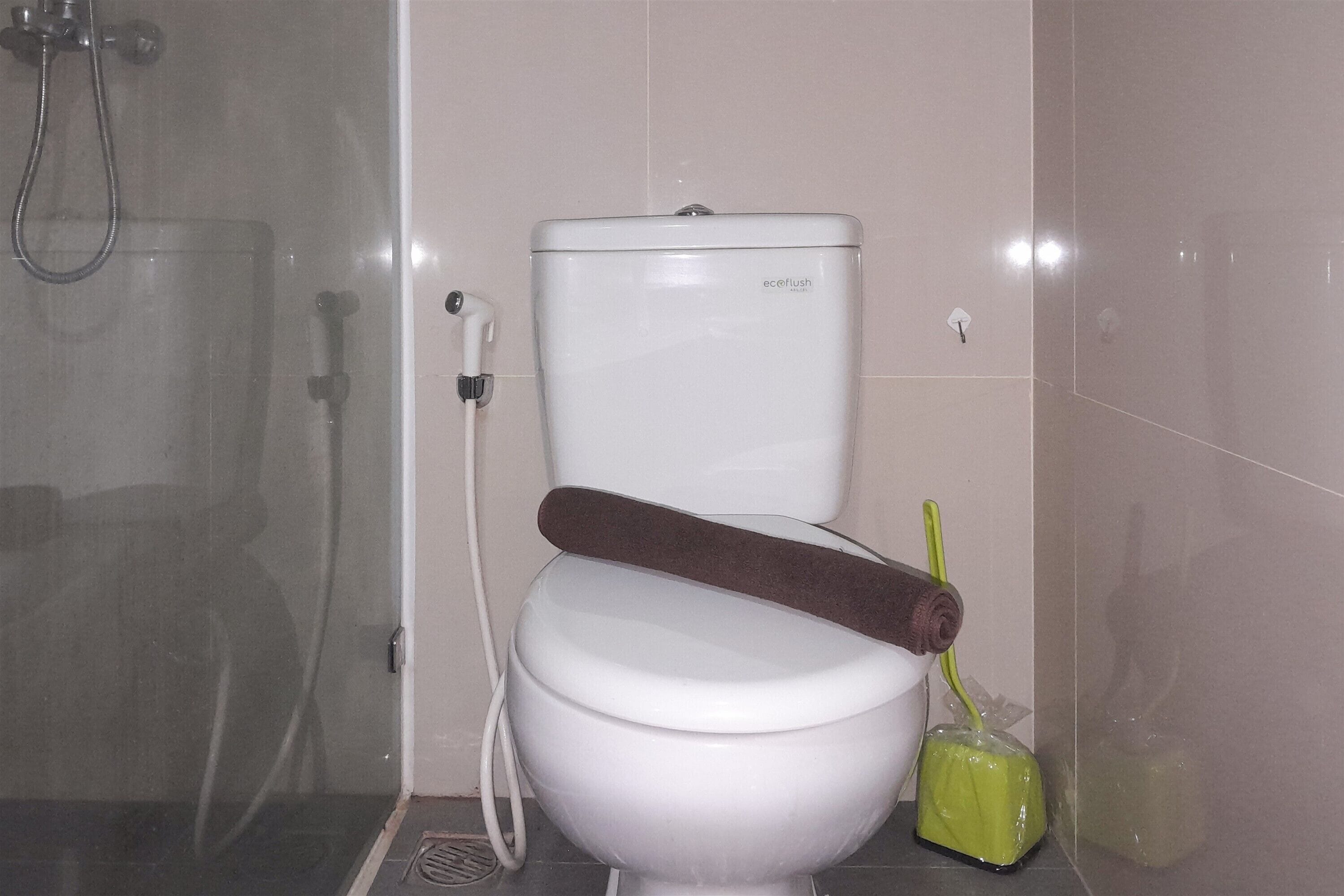 Standard Studio | Bathroom