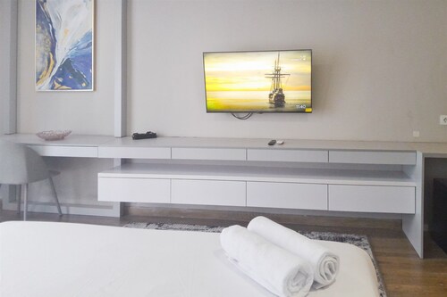 Functional Nice Studio Room At Apartment Tamansari Skylounge Balikpapan