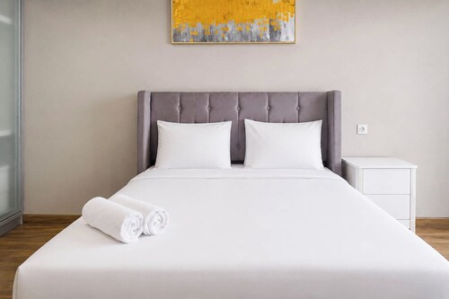 Serene Airy Studio At Apartment Tamansari Skylounge Balikpapan