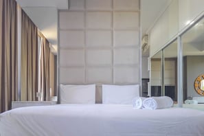Interior - Warm Living In Studio Room At Apartment Tamansari Skylounge Balikpapan (Balikpapan)