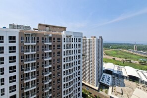 Standard Studio | City view - Studio Apartment Near Nice At Tokyo Riverside Pik 2 (Jakarta)