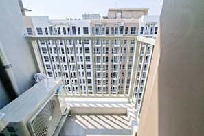 Standard Studio | Balcony - Studio Apartment Near Nice At Tokyo Riverside Pik 2 (Jakarta)