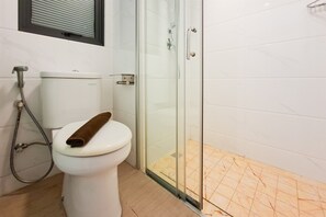Standard-Apartment | Badezimmer