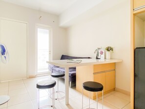 Apartment | Dining room - Calming And Comfortable Living In 3Br At Apartment Springlake Summarecon Bekasi (Bekasi)
