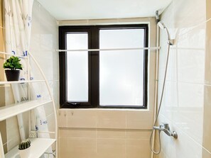 Standard-Apartment | Badezimmer