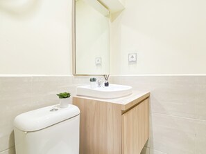 Standard-Apartment | Badezimmer