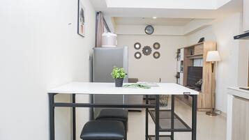 Standard Apartment | Dining room