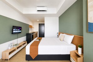 Standard Studio - Urban Sleek Studio At Apartment Collins Boulevard (Tangerang)