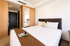 Room - Homey Modern Studio At Apartment The Collins Boulevard (Tangerang)