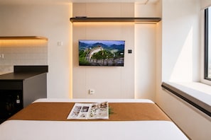 Standard Studio - Modern Cozy Studio At Apartment Collins Boulevard (Tangerang)