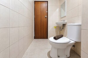Standard-Apartment | Badezimmer
