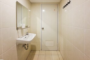 Standard-Apartment | Badezimmer