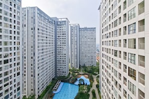 City view - Warm And Cozy 2Br With Extra Room At Apartment M-Town Residence (Tangerang)