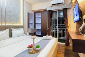 Interior - Bright Woody Vibes Studio Room At Suncity Residence Apartment (Sidoarjo)