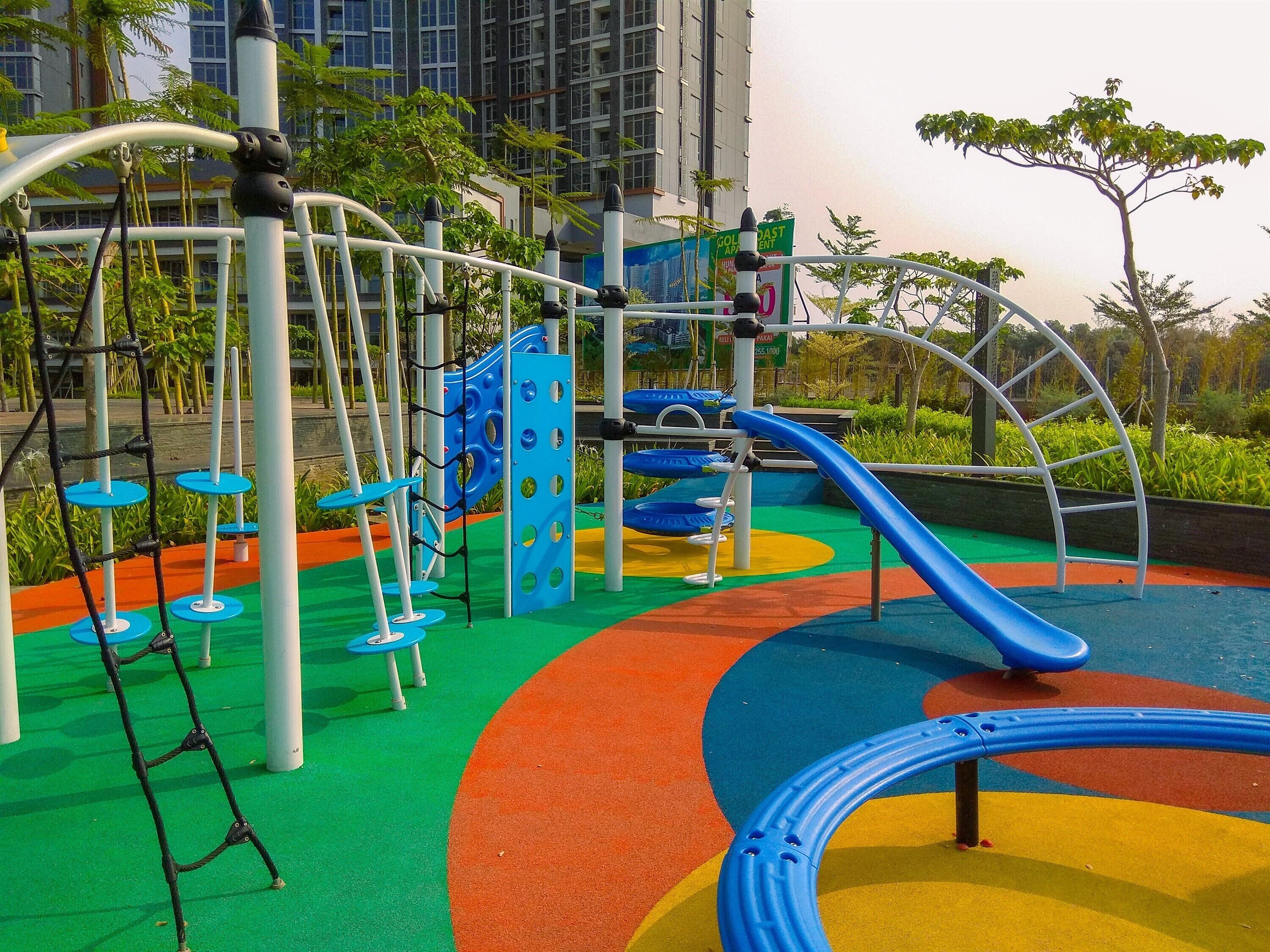 Zona de juegos infantil al aire libre