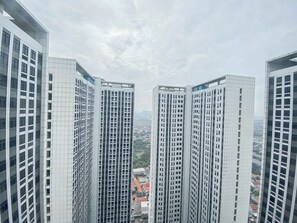 Exterior - Cozy Living Studio At Apartment Pollux Chadstone (Cikarang)