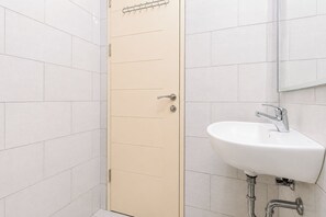 Standard-Apartment | Badezimmer