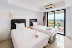 Standard Studio - Enjoy Living Studio At Apartment De Prima (Medan)