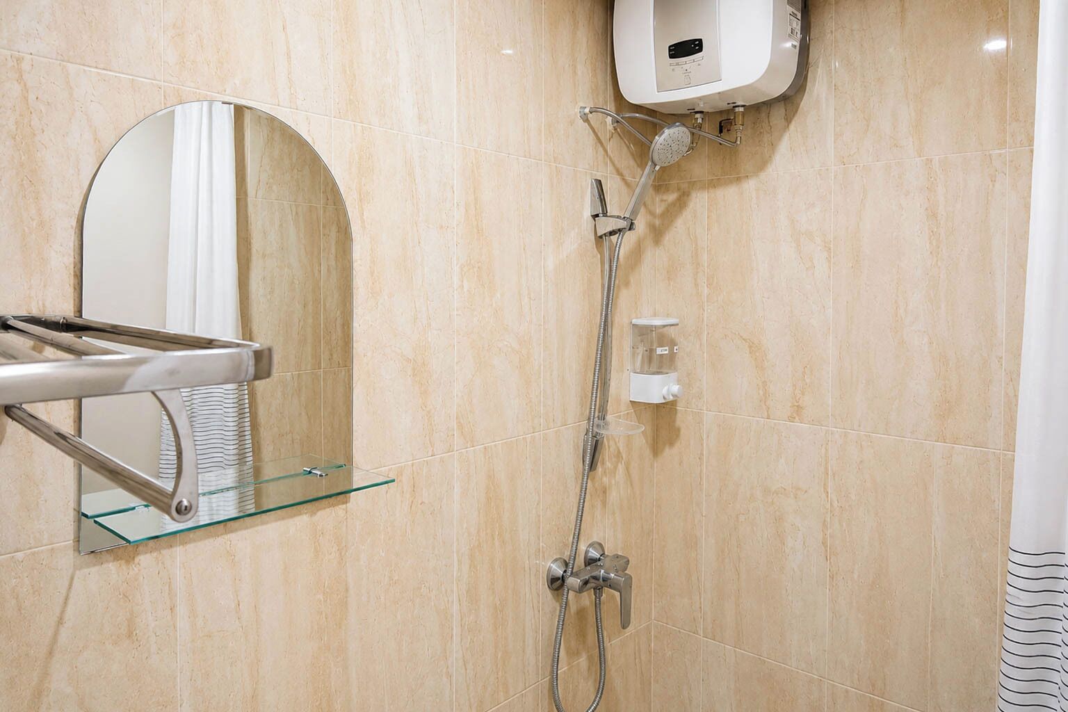 Standard Studio | Bathroom