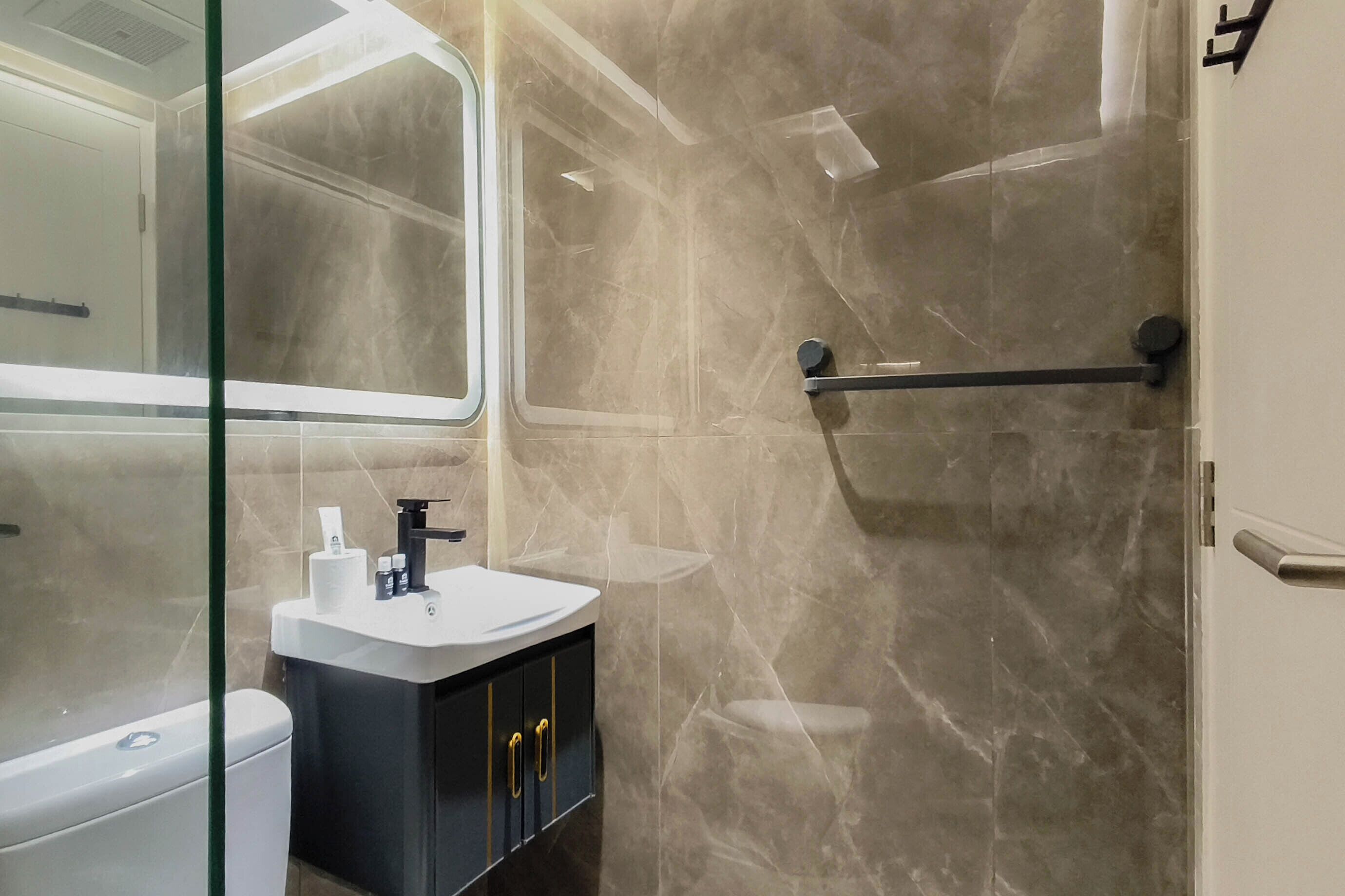 Standard-Apartment | Badezimmer