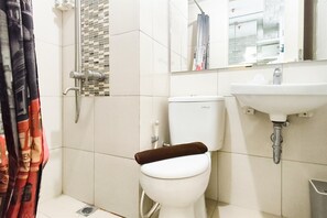 Standard-Apartment | Badezimmer