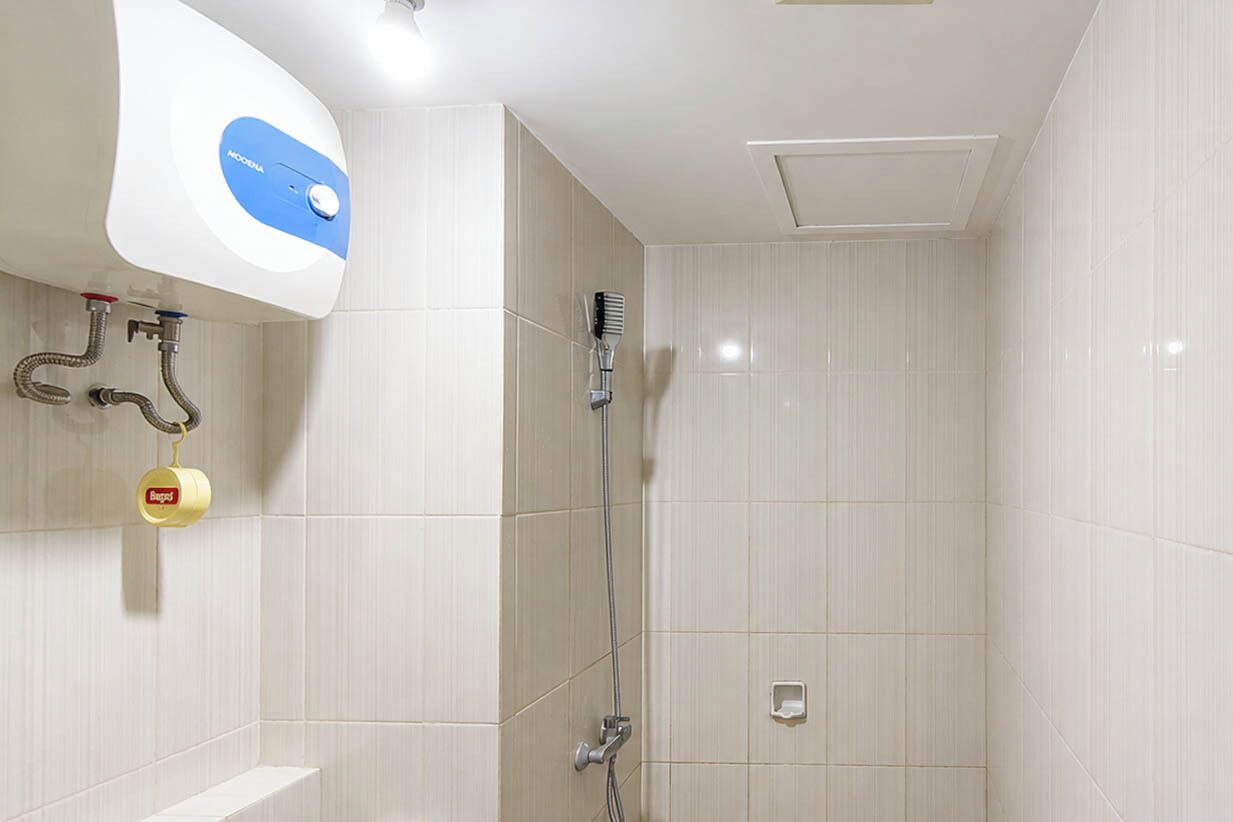 Standard Apartment | Bathroom