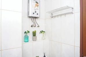 Standard-Apartment | Badezimmer