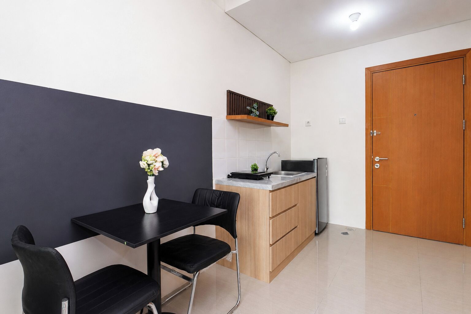 Standard Apartment | Dining room