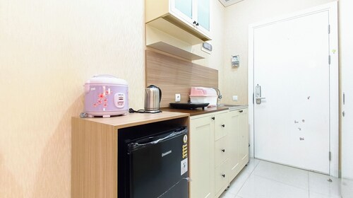 Modern Look Studio At Apartment The Vertu
