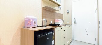 Modern Look Studio At Apartment The Vertu