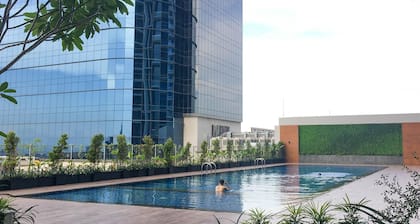 Modern Look Studio At Apartment The Vertu