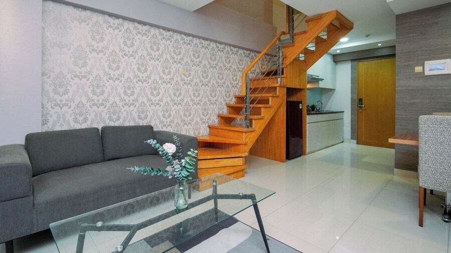 Restful And Roomy Loft 2Br At Apartment Maqna Residence