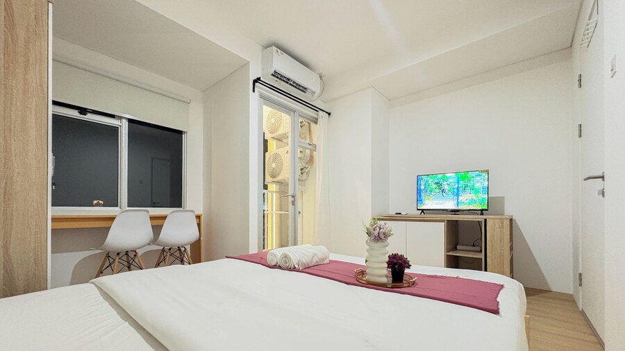 Cozy Japandi Style 1Br At Apartment Kyo Society
