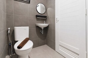 Standard Apartment | Bathroom - Fully Furnished Studio Apartment At Westown View Surabaya (Surabaya)