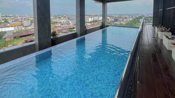 Ảnh chưa phân loại, 1 trong số 18 ảnh, nút
