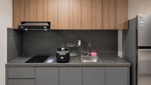 Ảnh chưa phân loại, 3 trong số 18 ảnh, nút