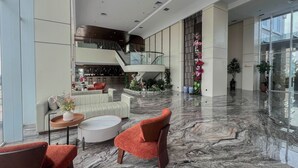Ảnh chưa phân loại, 2 trong số 18 ảnh, nút