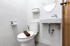 Studio Standar | Kamar mandi